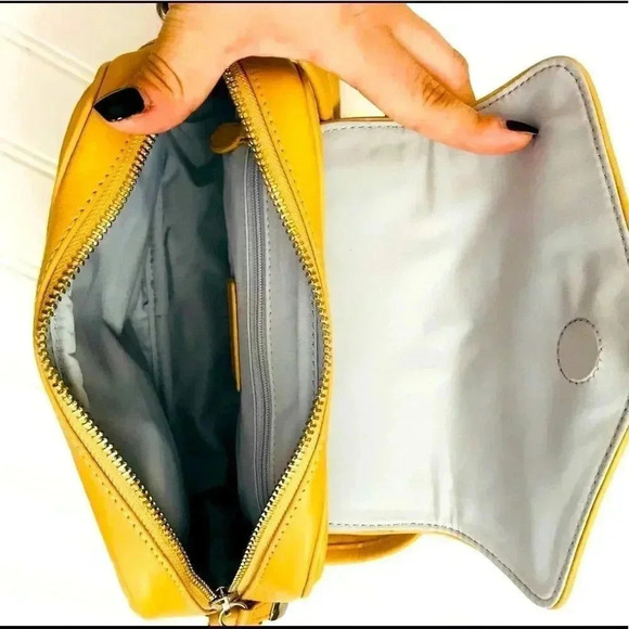 Nwot Cole Haan leather shoulder purse - Picture 4 of 7